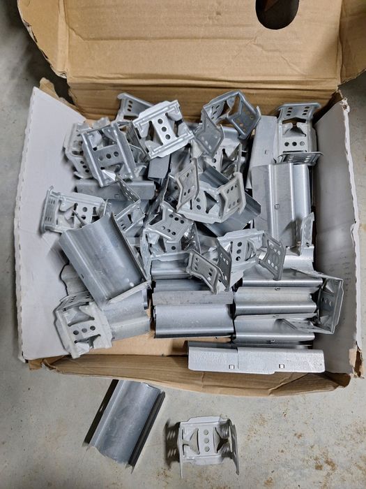 Wieszaki, łączniki itp do g-k