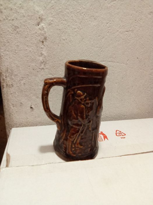 Stary ceramiczny kufel