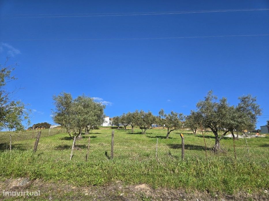 Terreno urbano com 1407 m2 em Santiago Maior — São Pedro Terena, Évora