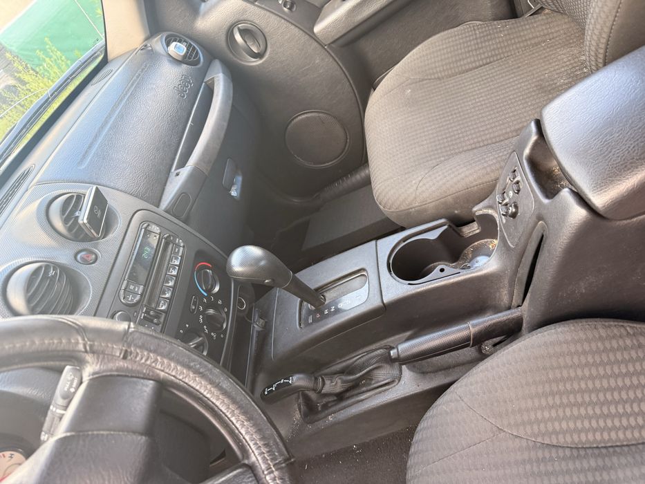 Jeep liberty, 3.7 z gazem, 2005rok