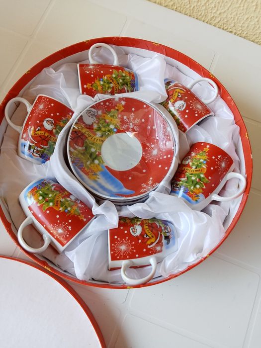 Coleção Natalina de 6 chávenas e 6 pires