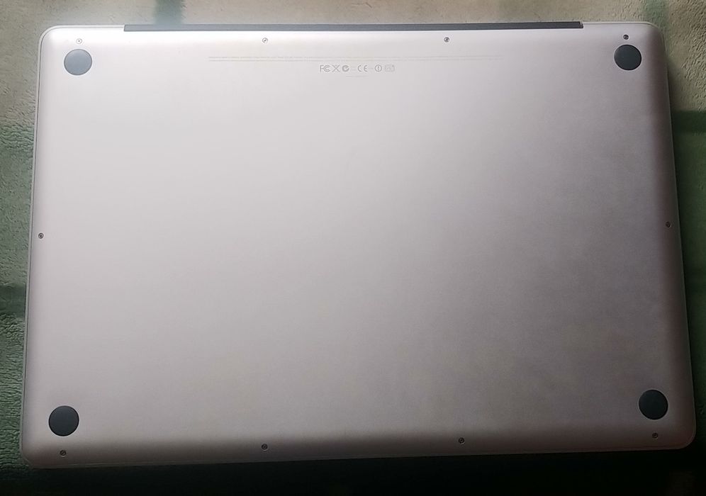 Apple MacBook Pro 17" A1297