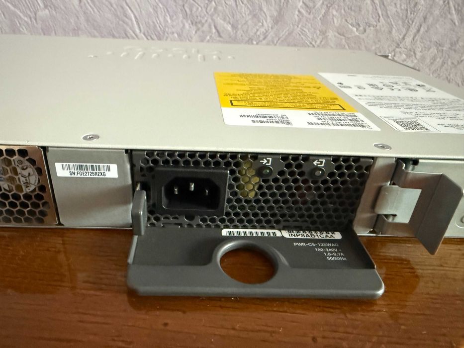Коммутатор Cisco C9200L-24T-4G-A нал/безнал