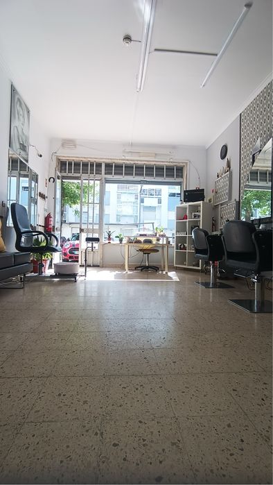 Aluga se cadeira de Cabeleireira