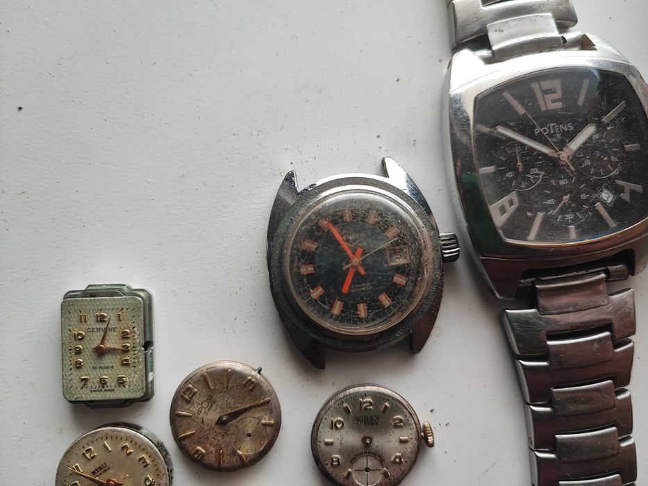 Lote de relógios para peças ou reparação