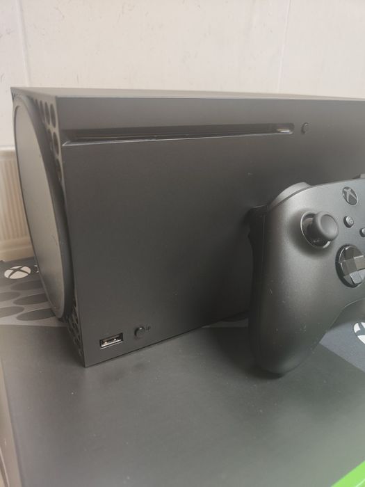 Xbox Series X 1TB  (Aceito retomas)