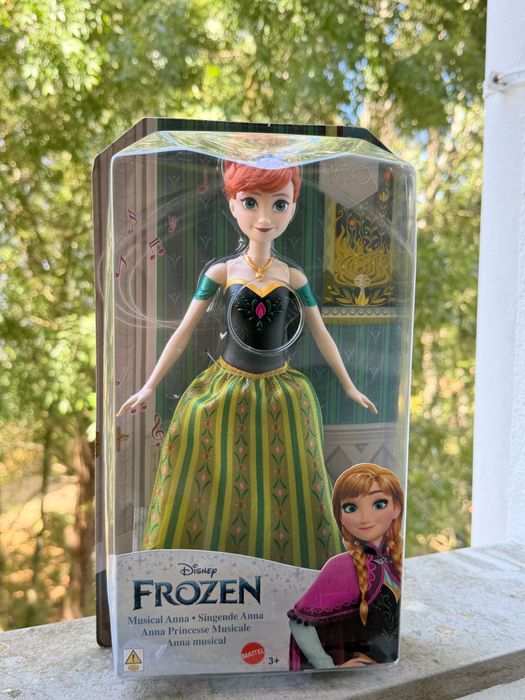 Boneca frozen que canta