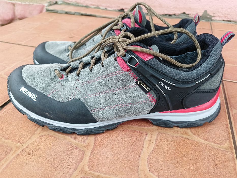 Продам трекінгові кросівки Maindl Ontario GTX