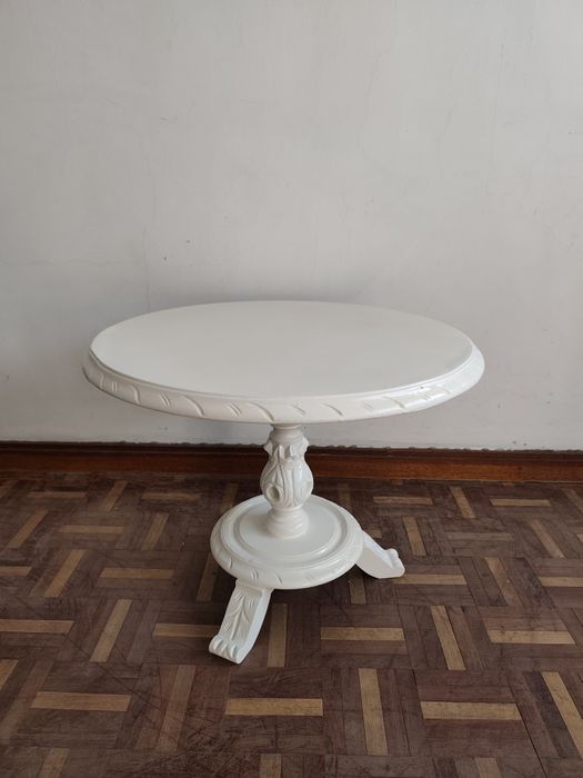 Mesa de apoio vintage restaurada em madeira maciça