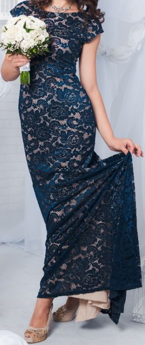 Вечернее гипюровое платье