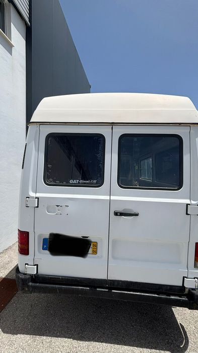 Mercedes Benz MB 100 de 1994 (teto elevado)