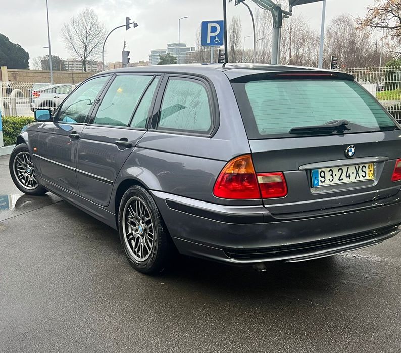 BMW 320d E46 – 2001 | Muito Estimado 
Vendo BMW 32