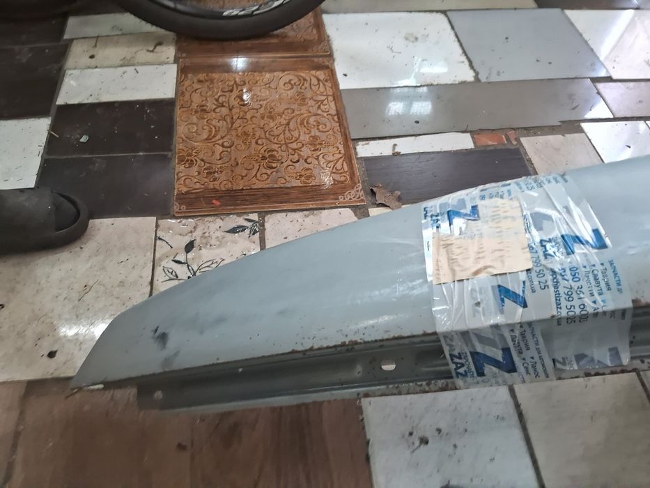 Крыло передее правое