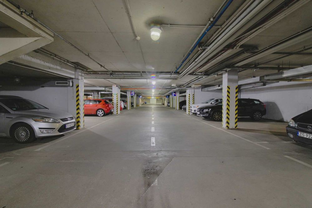 Sprzedam miejsce postojowe, garaż podziemny, ul. Narutowicza 12a - 14b