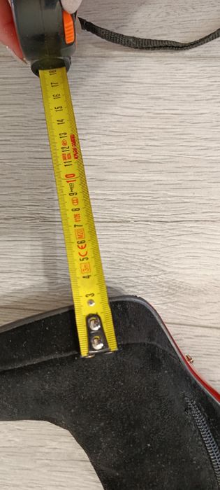 Чоботи-ботфорти на підборах