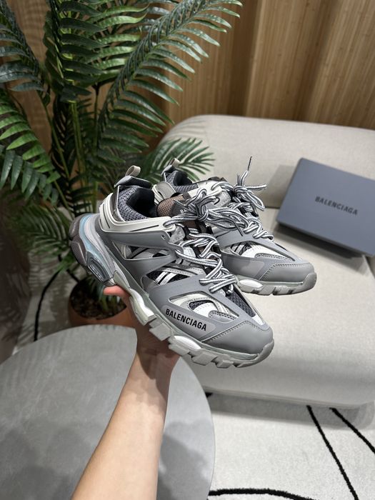 Жіночі кросівки спортивні BALENCIAGA Track 3.0 Triple Grey сірі