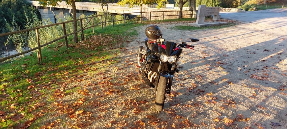 Kawasaki Z750 – Totalmente Renovada e Personalizada com Extras