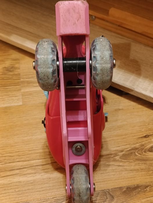 Rolki dziewczęce, rozmiar 26-29,  zmienne ustawienie kółek + pachołki