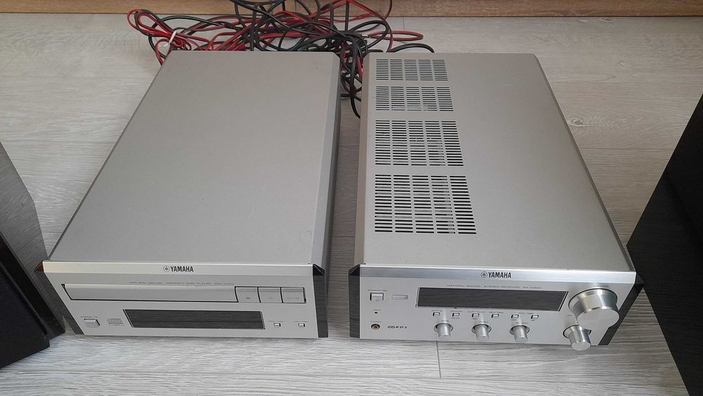 Zestaw mini wieża Hi-fi Yamaha E-400 z głośnikami