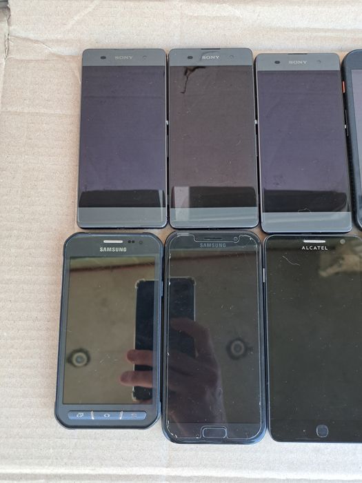 Телефони 8шт. Samsung Sony неробочі цілі