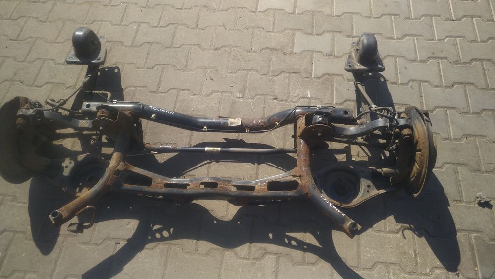 ) Touran 1 lift zawieszenie tylne kompletne zaciski