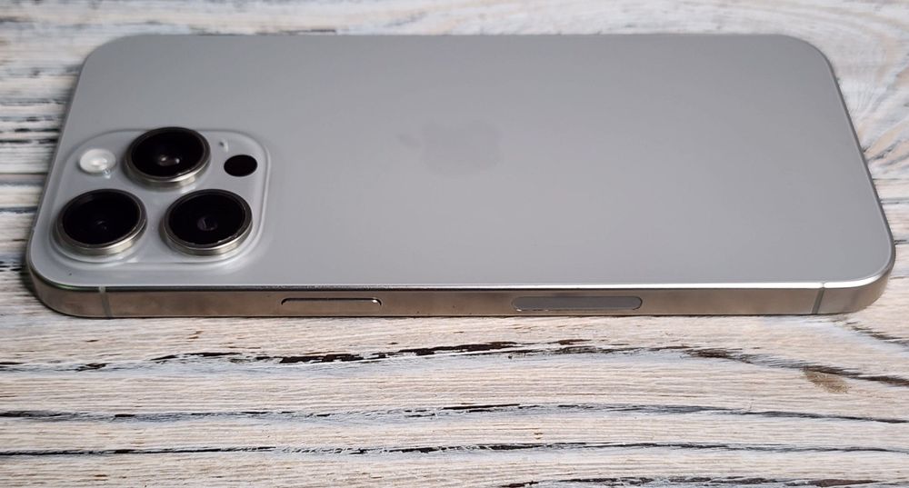 iPhone 15 Pro Max 256 natur гарантия 740$