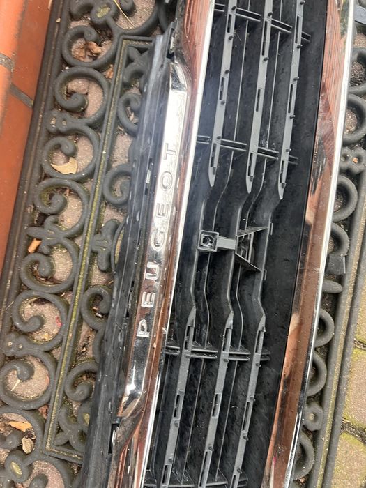 Peugeot 508 lift grill atrapa