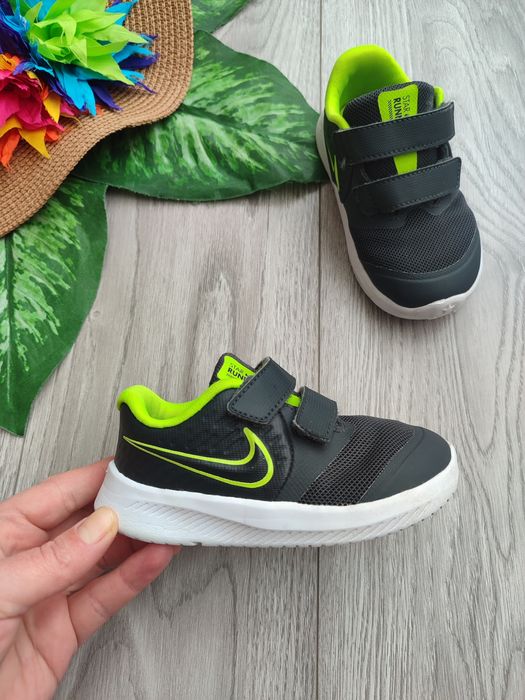 Дитячі кросівки Nike Star Runner розмір 23,5