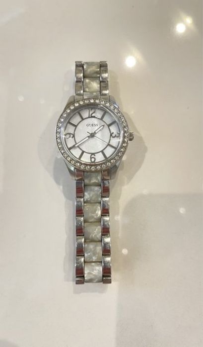 Часы женские Guess. Оригинал