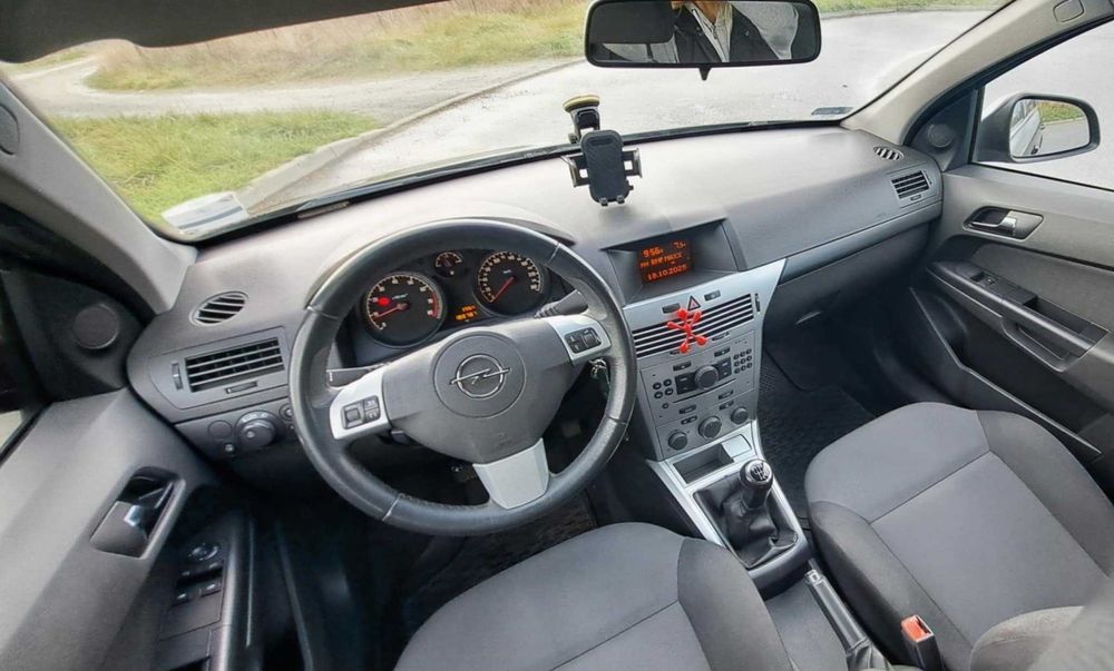 Opel Astra H III 1,6 benzyna 115 KM