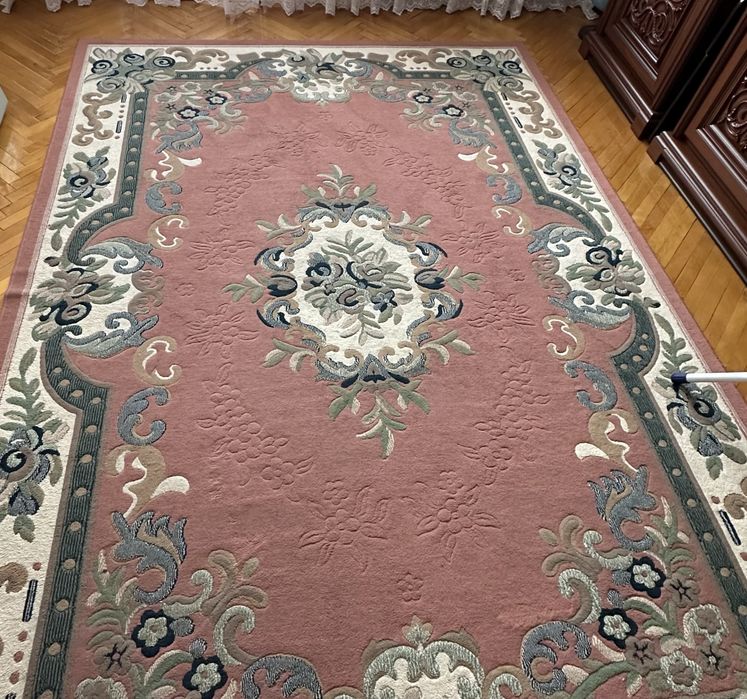 Прадам вживаний килим 3,20на 2,20