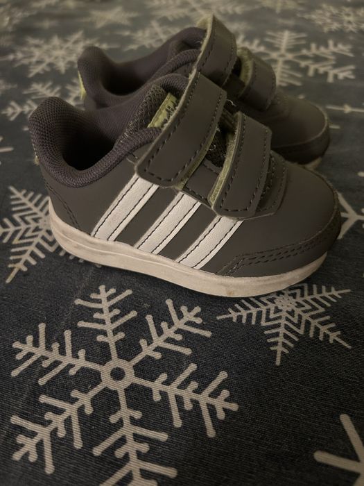Buciki Adidas rozmiar 18 szarne