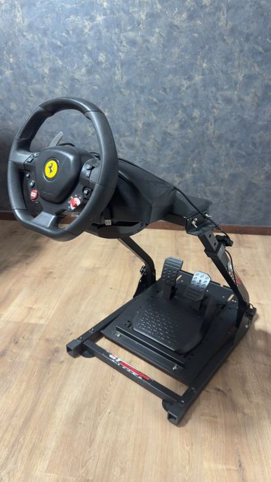 Volante Thrustmaster T80 Ferrari 488 GTB completo + base suporte que permite obter o máximo conforto !!