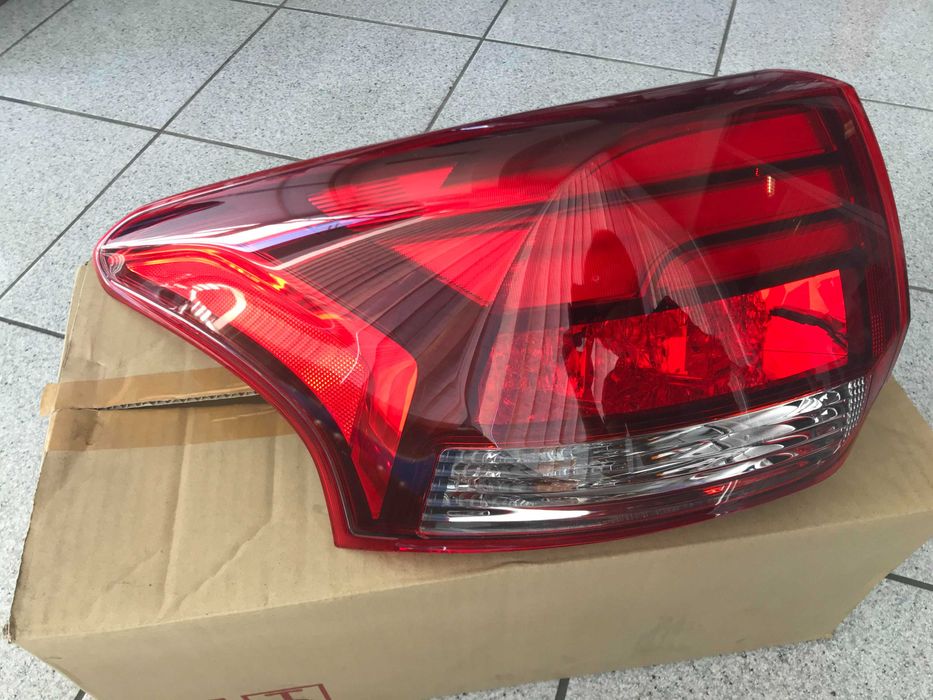 Farolim traseiro esquerdo Mitsubishi Outlander