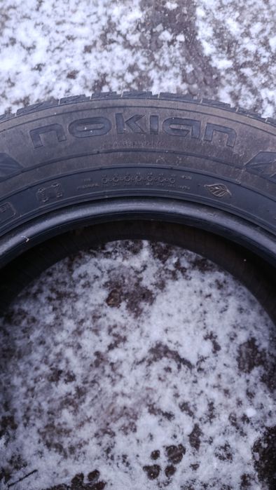 Продам шіни 225/65R17 Nokian