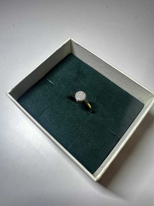 Pierścionek z diamentami APART
