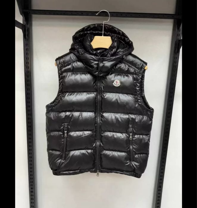 Жилетка Moncler глянцева чорна