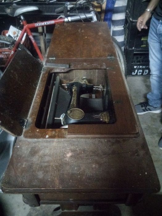 Máquina de costura Singer