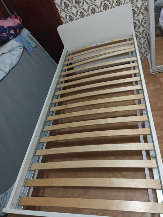Cama solteiro IKEA