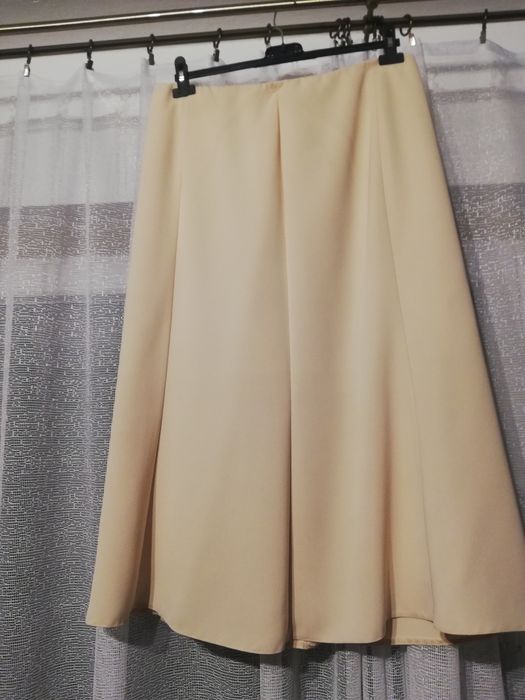 Jasna spódnica w kliny