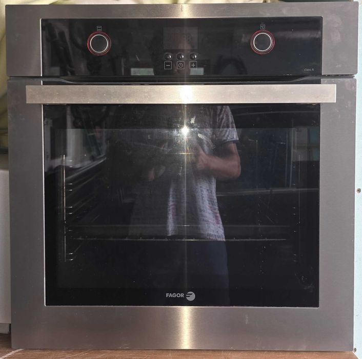Forno e microondas de encastre Fagor em aço inoxidável