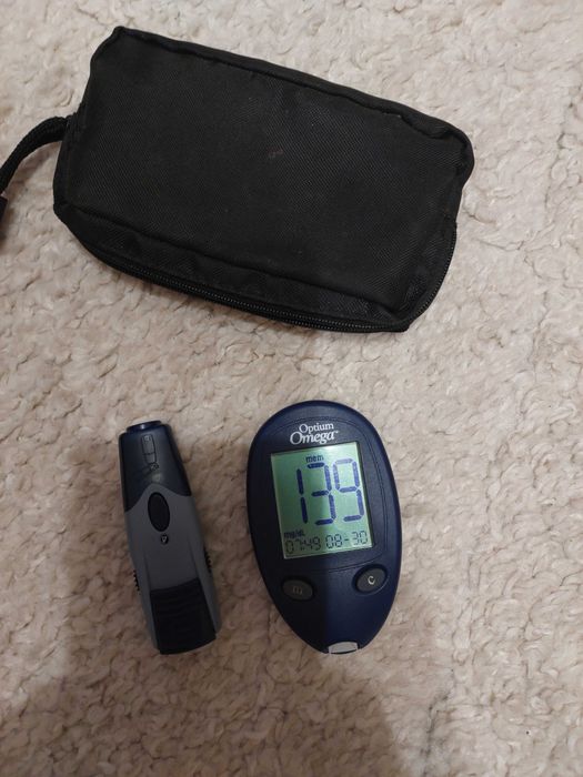 Glukometr Optium Omega