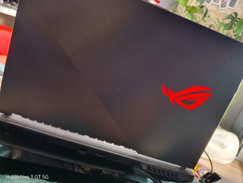 Asus rog strix scar iii laptop gamingowy