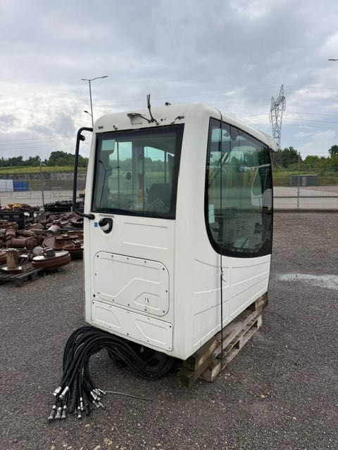 Liebherr LH 22 USED CAB używana kabina do koparki przeładunkowej