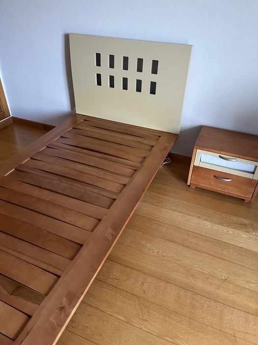 Cama solteiro como NOVA + Cómoda