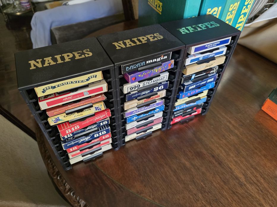 Coleção de cartas  Naipes
