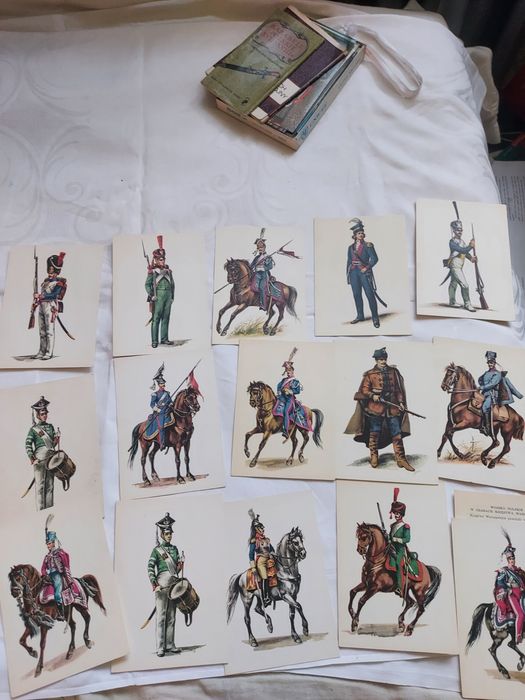 zestaw pocztówek pt. „Wojsko Polskie w czasach Księstwa Warszawskiego”, z grafikami autorstwa Marii Orłowskiej-Gabryś.