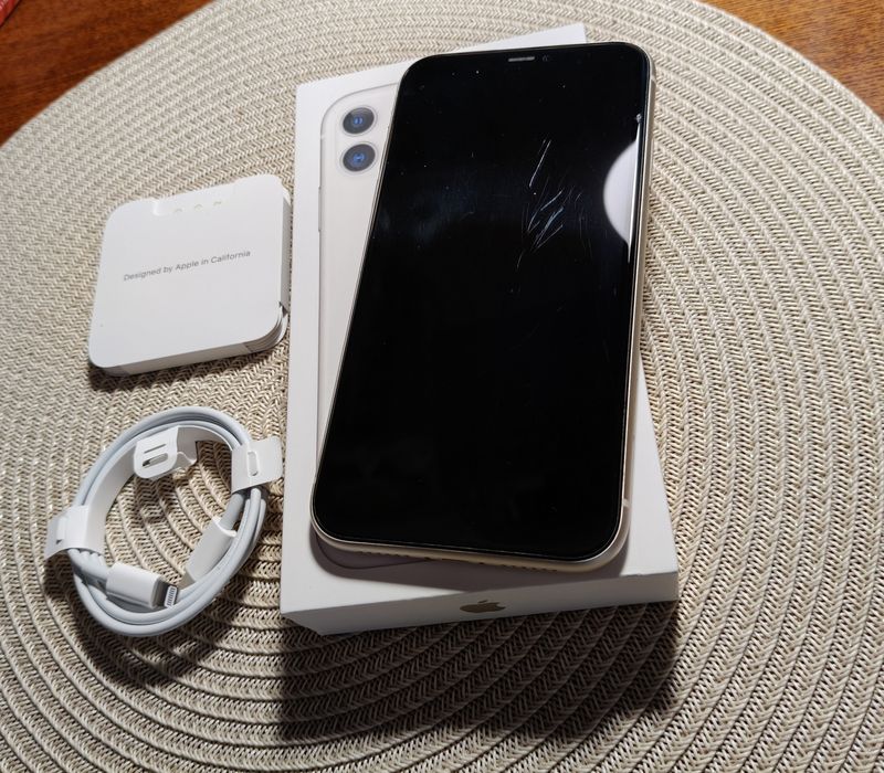 iphone 11 - купити мобільні телефони та смартфони - Ціна на OLX.ua