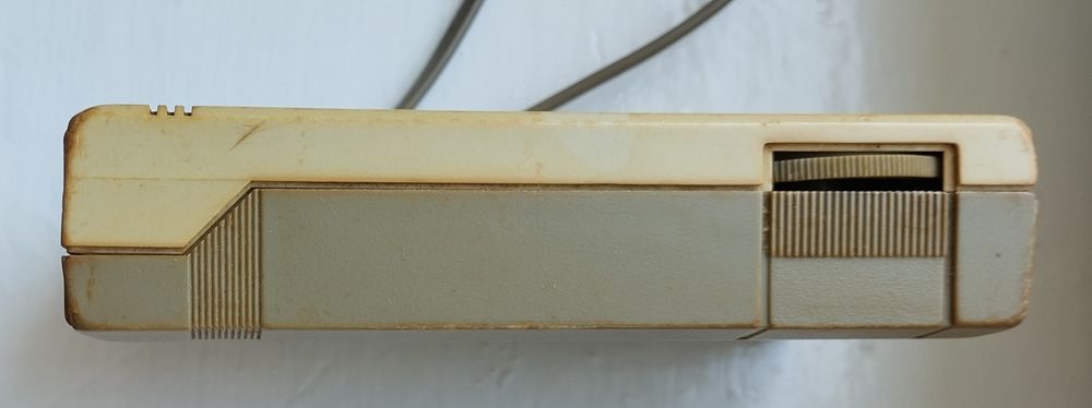 Вінтажне радіо, Ретро радіо Philips D-1018 MW