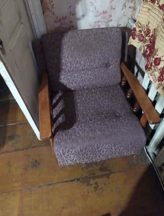 Продам два кресла не розкладных